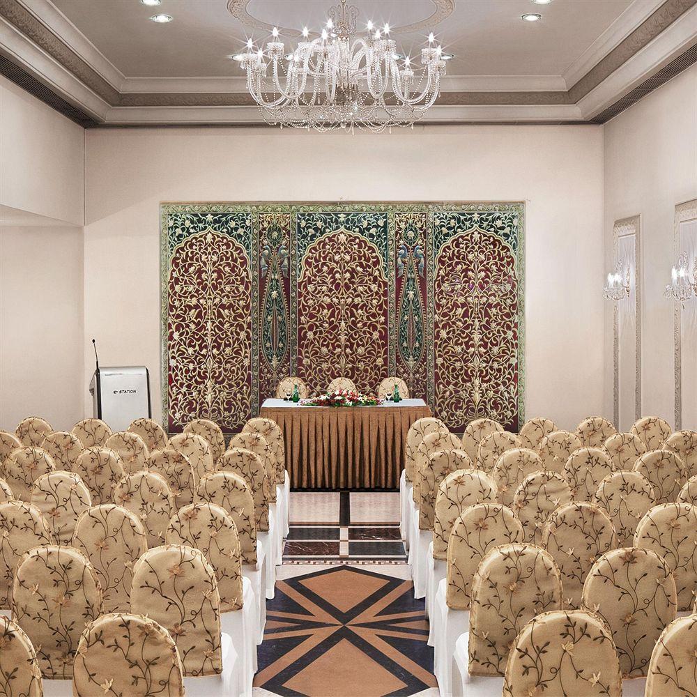 Le Meridien Bangalore Esterno foto
