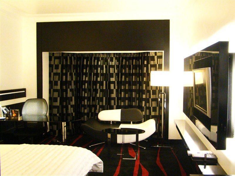 Le Meridien Bangalore Esterno foto