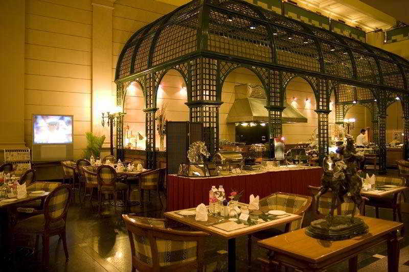 Le Meridien Bangalore Esterno foto