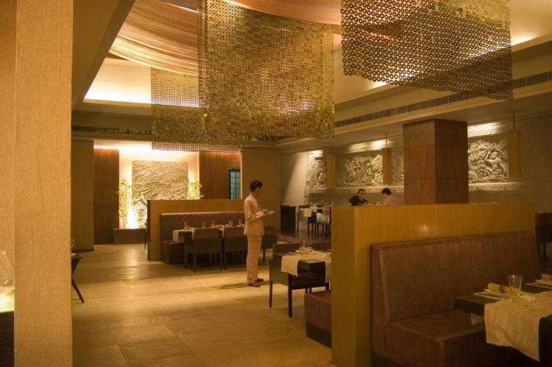 Le Meridien Bangalore Esterno foto