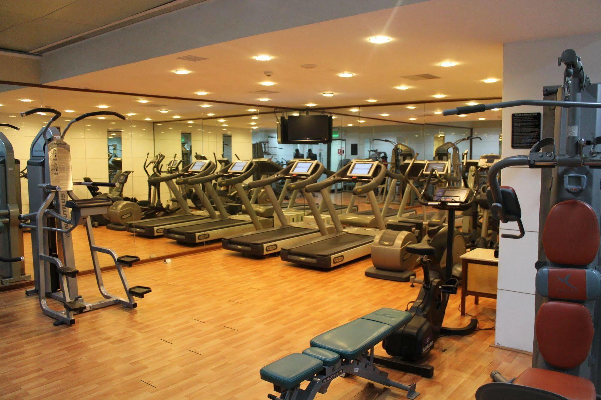 Le Meridien Bangalore Esterno foto