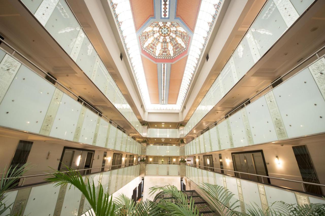 Le Meridien Bangalore Esterno foto