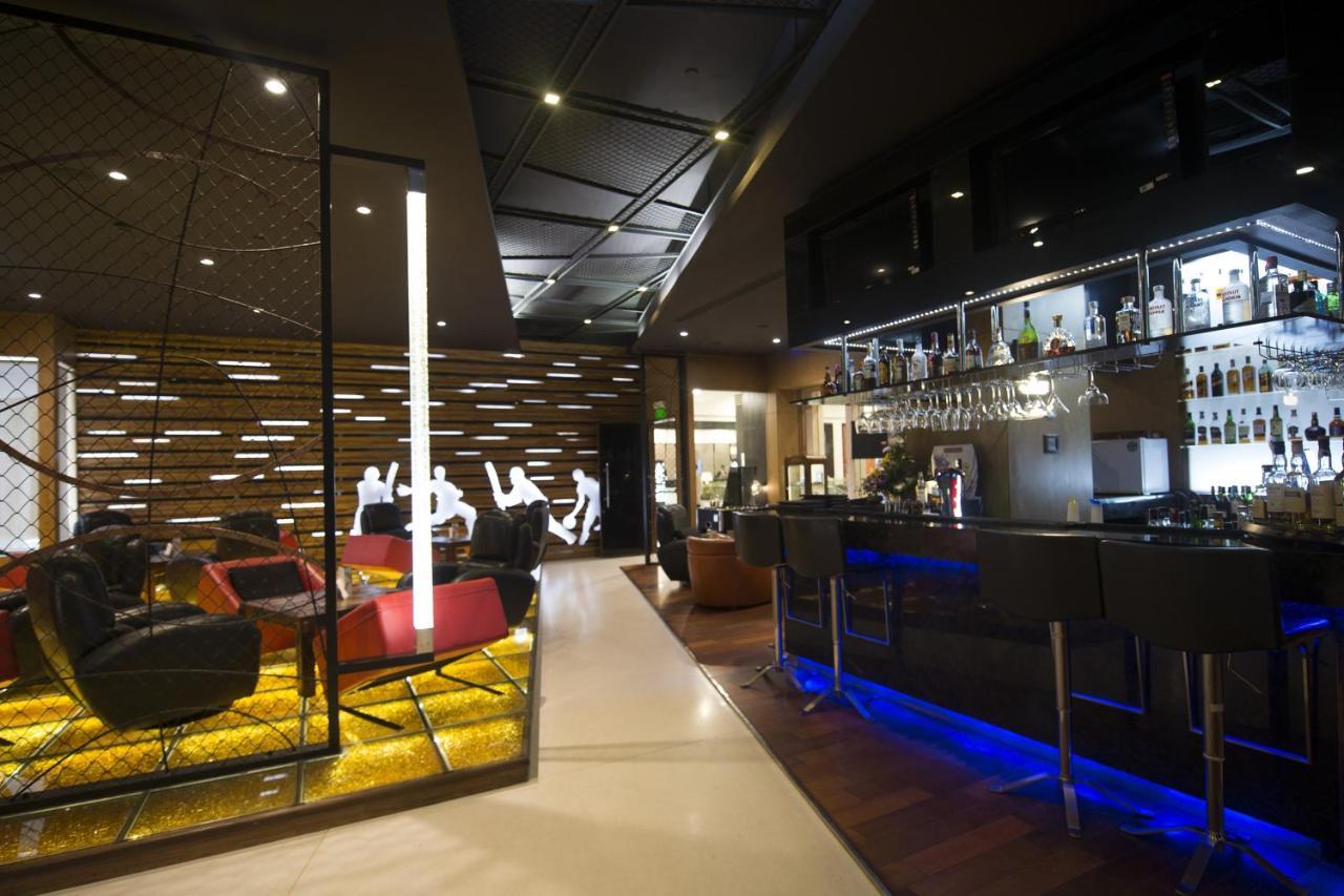 Le Meridien Bangalore Esterno foto