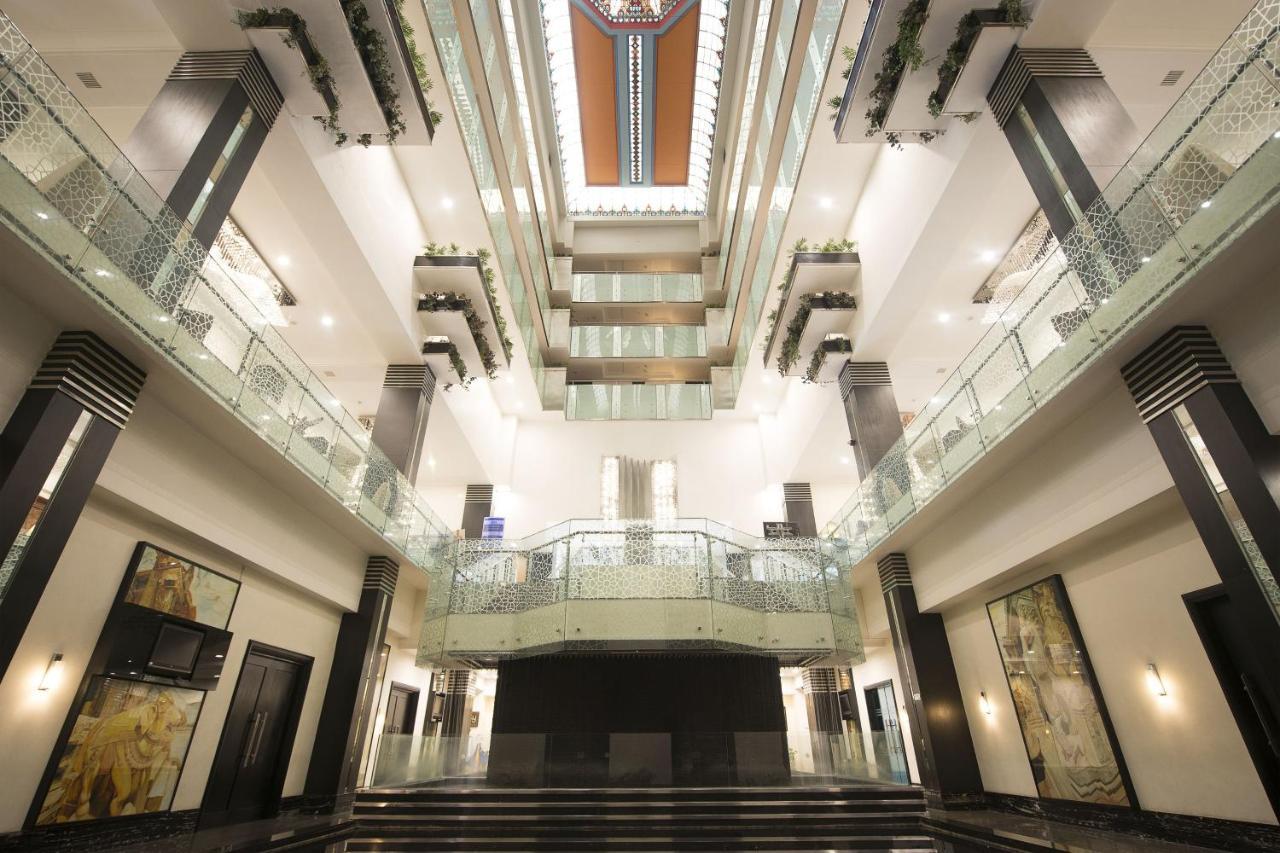 Le Meridien Bangalore Esterno foto