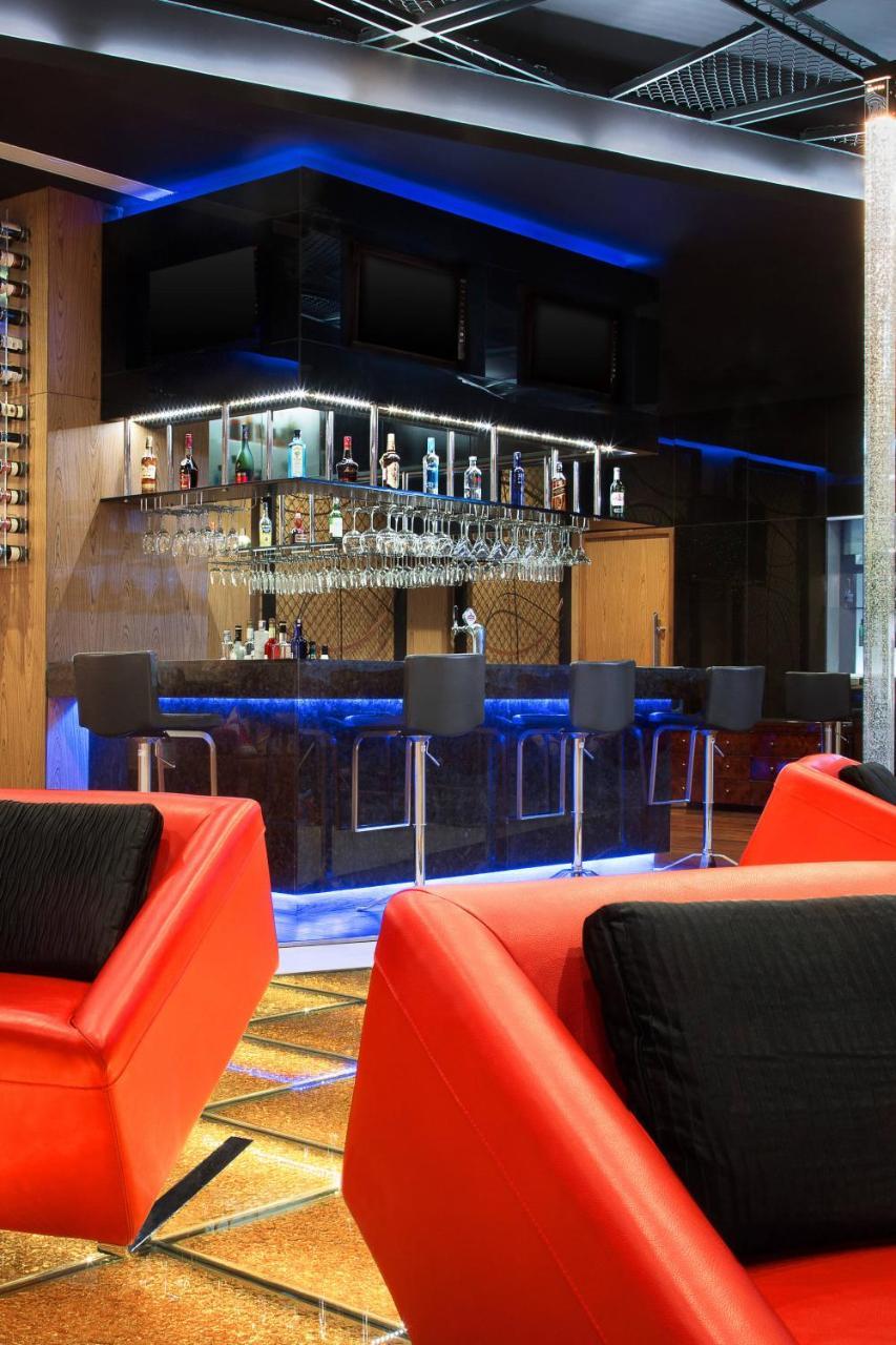 Le Meridien Bangalore Esterno foto
