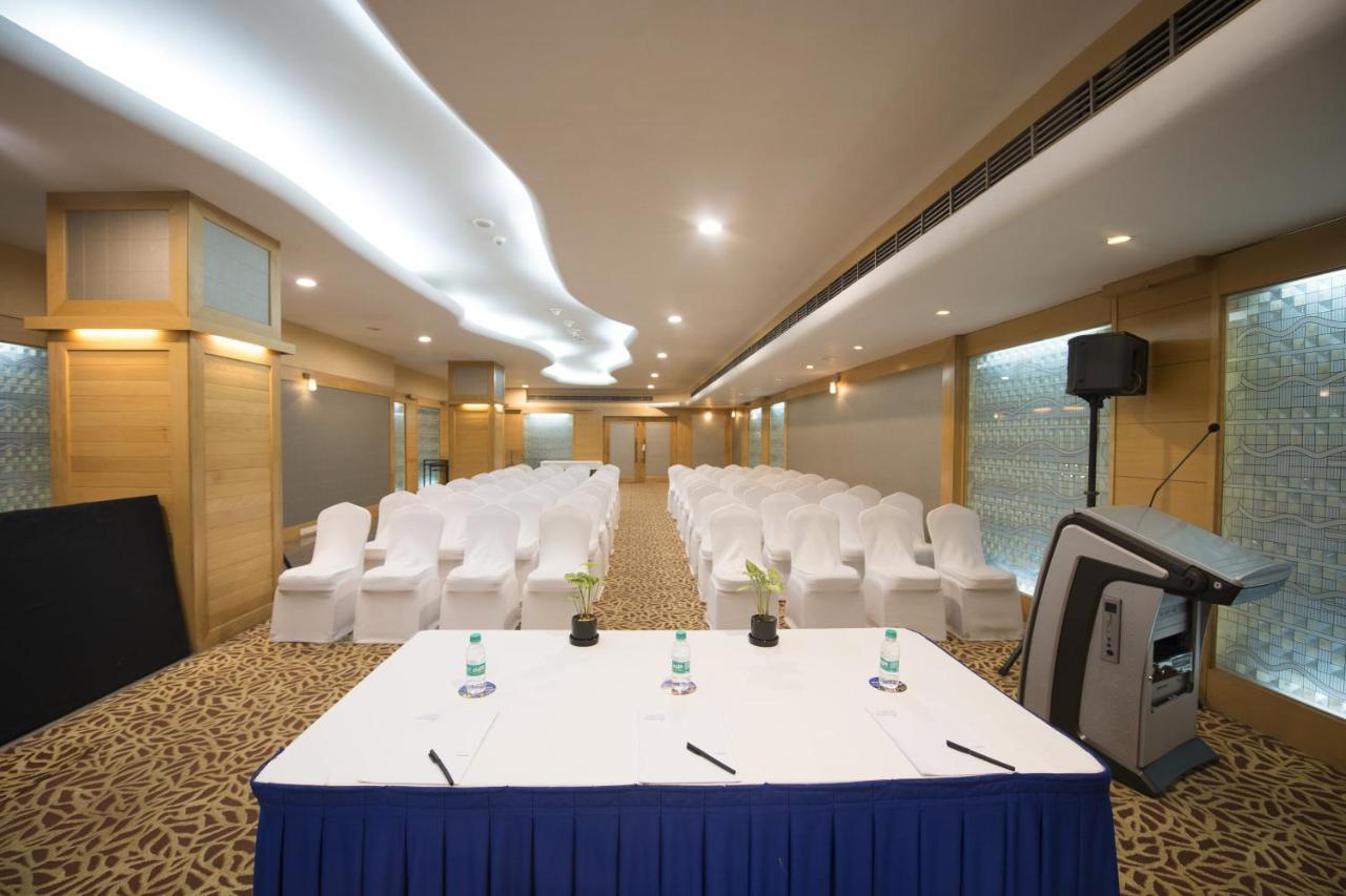 Le Meridien Bangalore Esterno foto