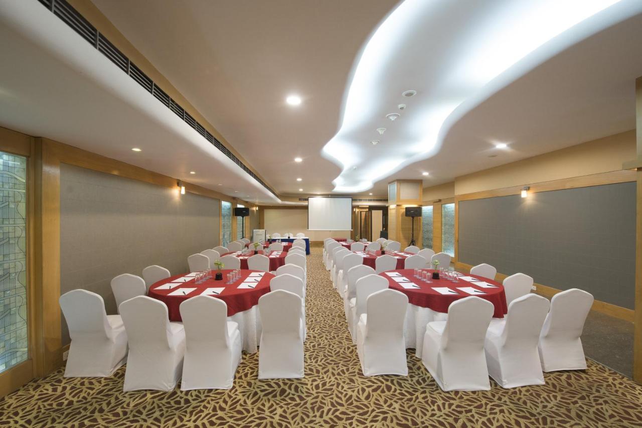Le Meridien Bangalore Esterno foto