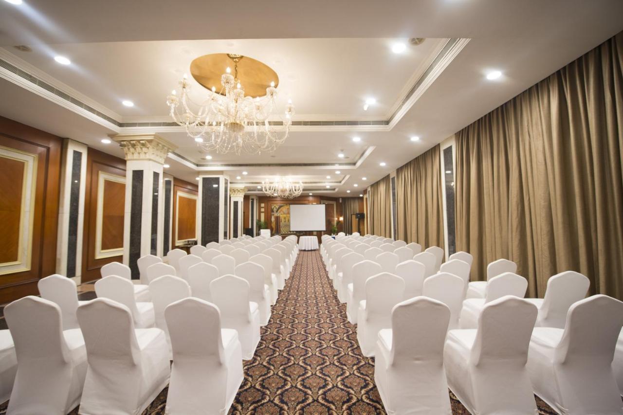Le Meridien Bangalore Esterno foto